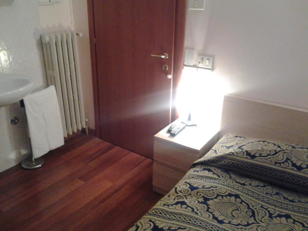 Hotel Perla โบโลญญา ห้อง รูปภาพ